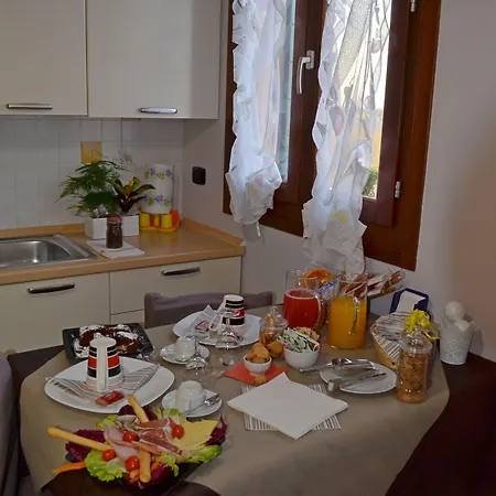 ベッド・アンド・ブレックファスト Ca' Gialla